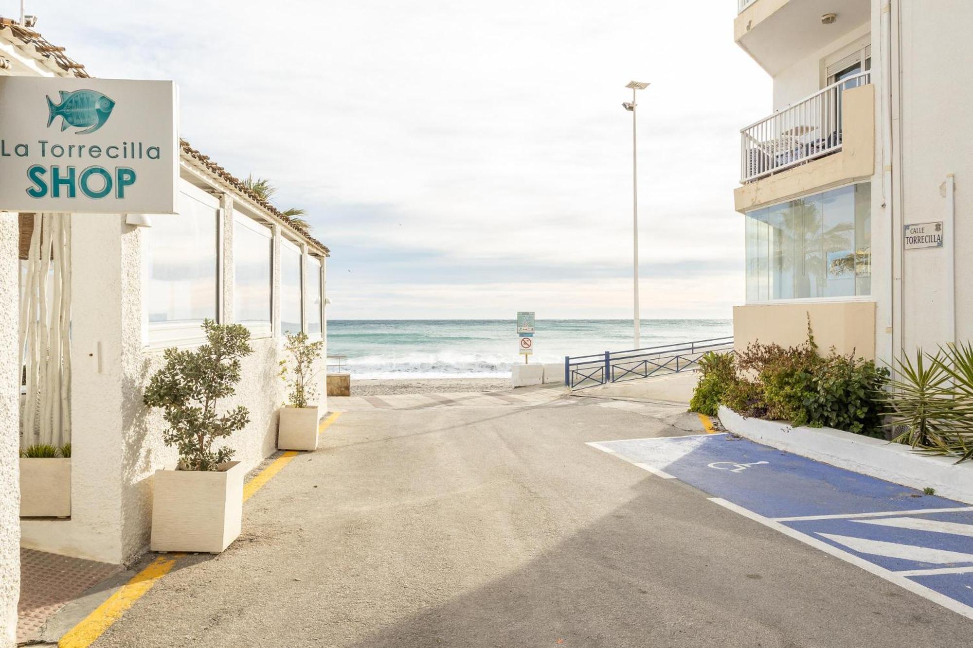 A410 Frontlilne Apartment Nerja Exteriör bild